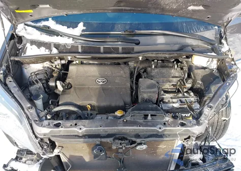 2016 Toyota Sienna Xle 8 Passenger z USA, uszkodzony, nr VIN 5TDYK3DC5GS748804